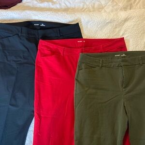 Old Navy EUC BUNDLE 3 pair of Pixie SZ 16.  Dark Khaki Green, Red and Black.